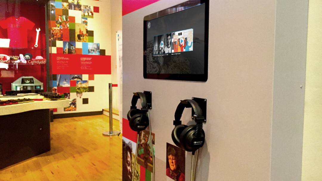 22″ All-In-One Touchscreen – Cardiff Story Museum