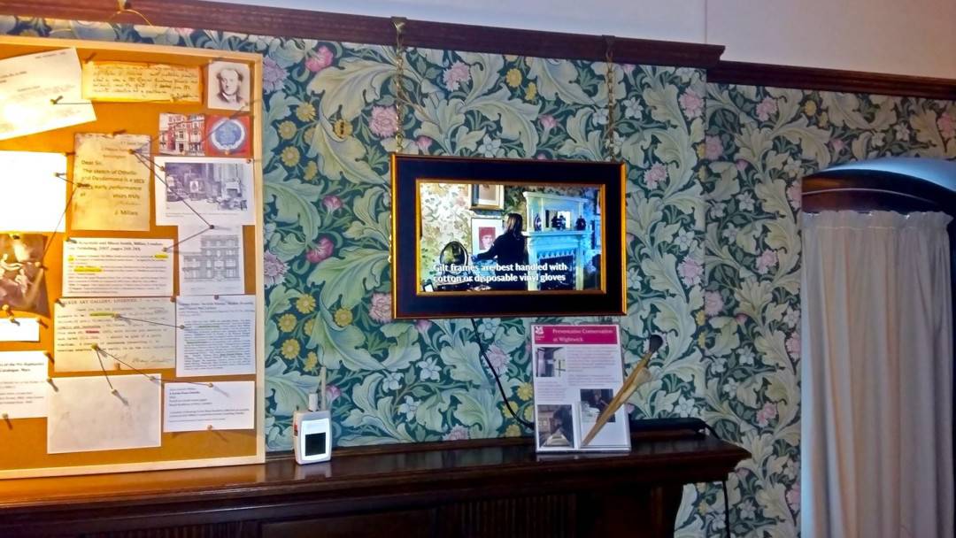 15" & 22" Open Frame Video Screen – Wightwick Manor & Gardens