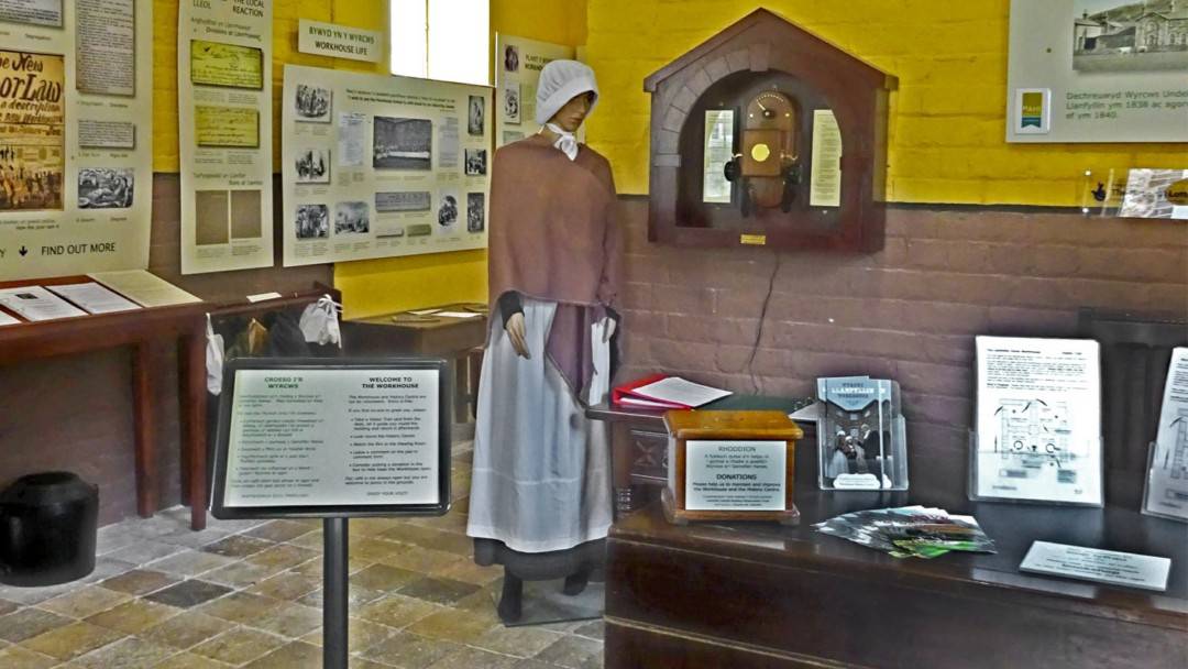 Bespoke Telephone Box – Llanfyllin Workhouse