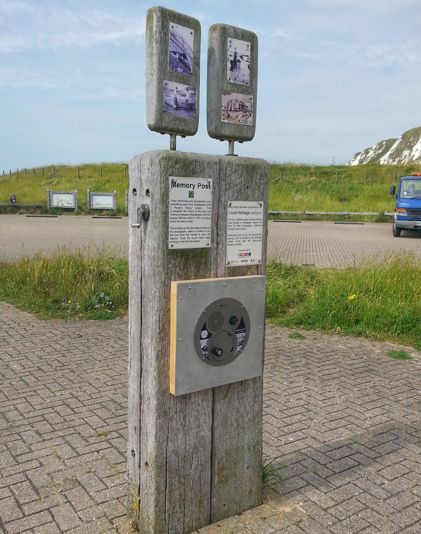 U-Turn Round Through Panel unit with signage installed at the Whitecliff Coastal Path