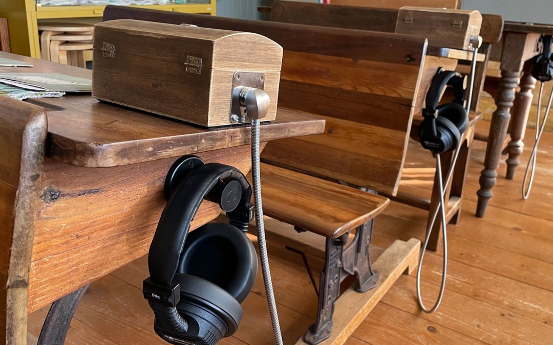 MKII Headphones & Battery Audio Players – Dik Trom’s School