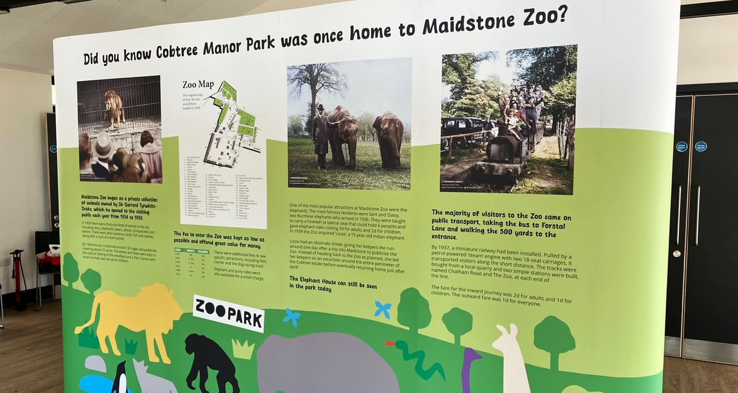 Sign at the entrance to the Maidstone Zoo Exhibition