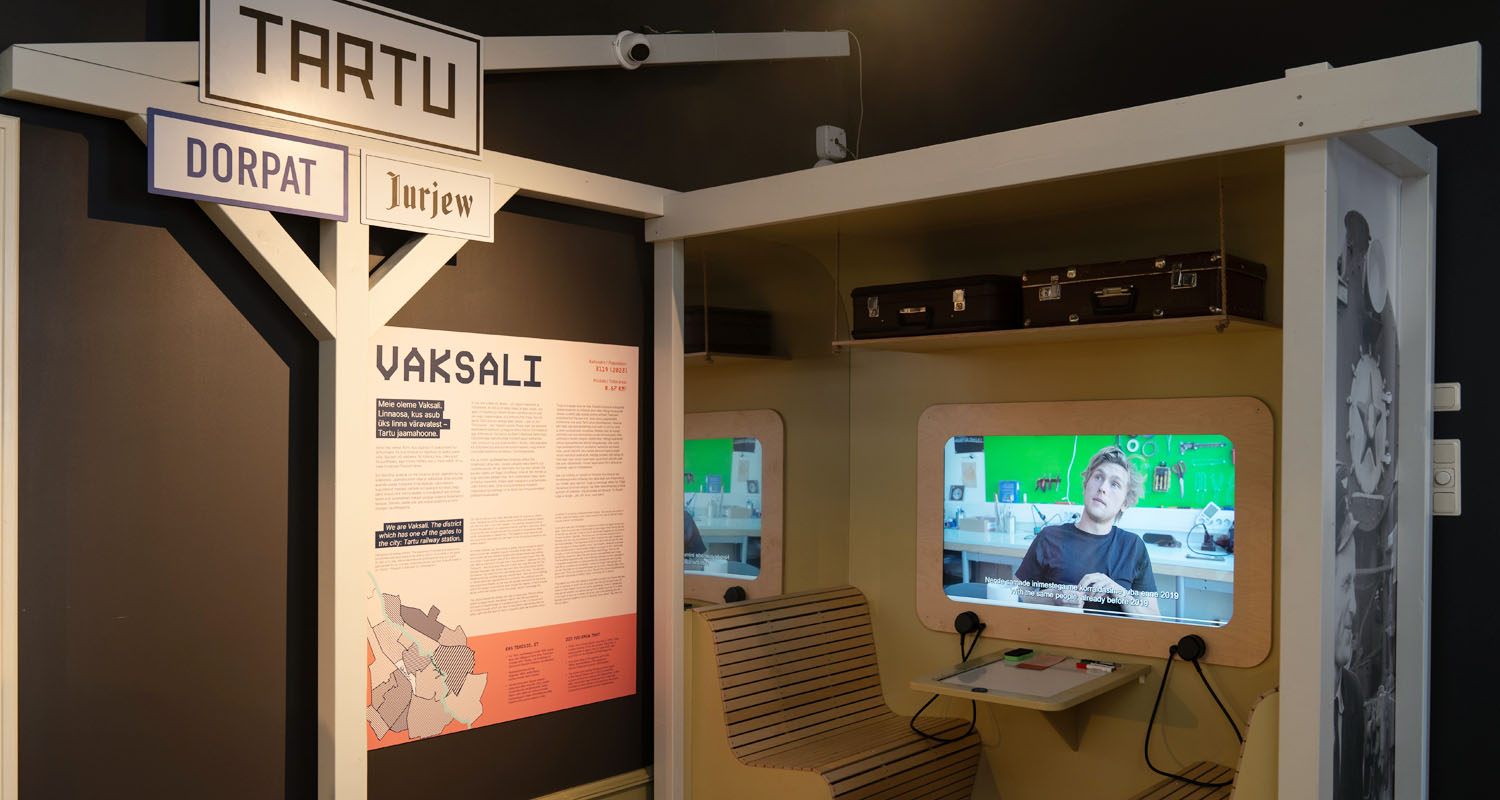 Heavy Duty Handsets paired with screen at the Meie Tartu exhibition